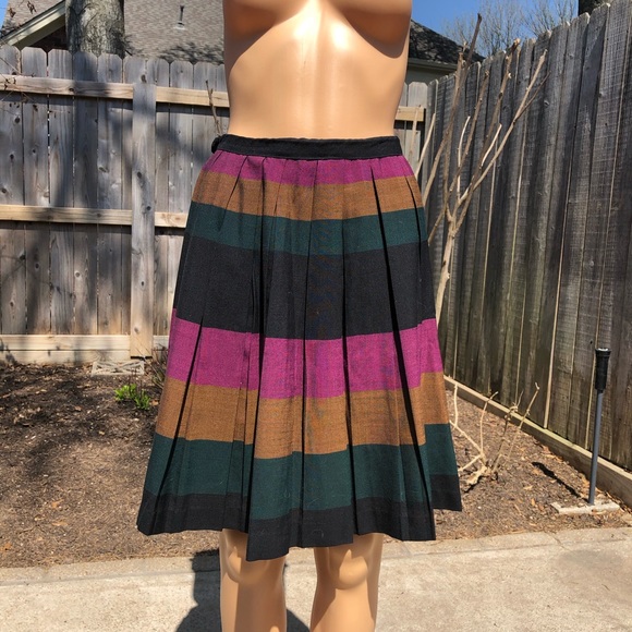 Dresses & Skirts - Perfect Autumn Vintage pleated skirt